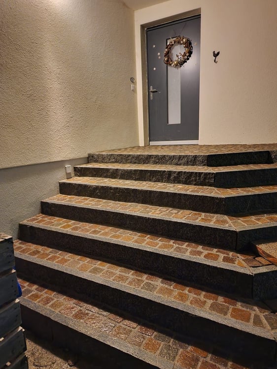 Grosszügiges Bauernhaus mit Bachlauf und wunderschönem altem Baumbestand 7