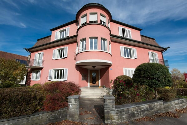 Moderne Altbau-Wohnung an sonniger Lage mit Blick ins Freie 1