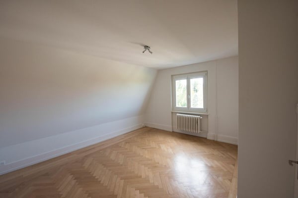 Moderne Altbau-Wohnung an sonniger Lage mit Blick ins Freie 6
