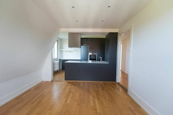 Moderne Altbau-Wohnung an sonniger Lage mit Blick ins Freie 3