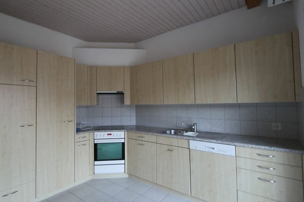 Charmante 3.5 Zimmer Attika-Wohnung zu vermieten 4