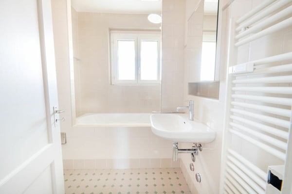 Charmante 4-Zimmer-Wohnung mit sonnigem Balkon zu vermieten 8