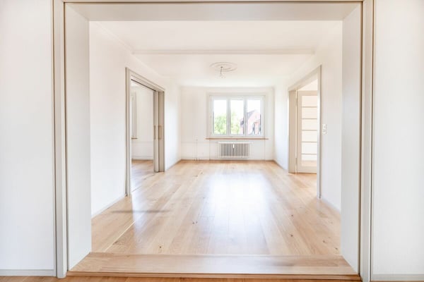 Charmante 4-Zimmer-Wohnung mit sonnigem Balkon zu vermieten 3