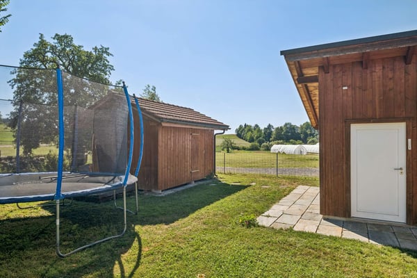 Grosszügiges Einfamilienhaus mit freiem Blick ins Grüne 11