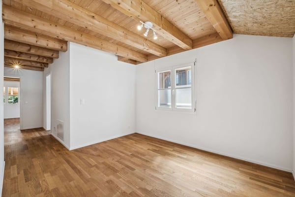 Grosszügiges Einfamilienhaus mit freiem Blick ins Grüne 8