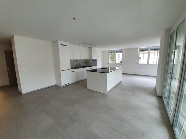 Moderne 2.5-Zimmer-Wohnung im Erdgeschoss in Bauma 1