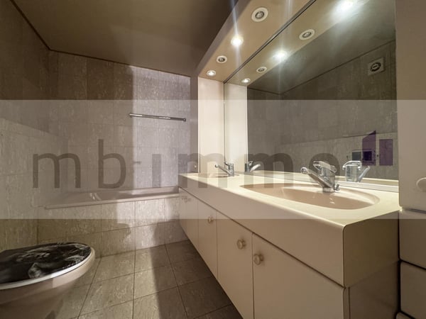 Appartement avec jardin à deux pas des écoles - Wohnung mit Garten und Sitzplatz, nur wenige Schritte von den Schulen entfernt 10