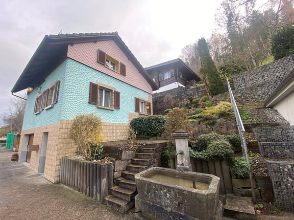 Charmantes Familienheim mit üppigem Garten 2