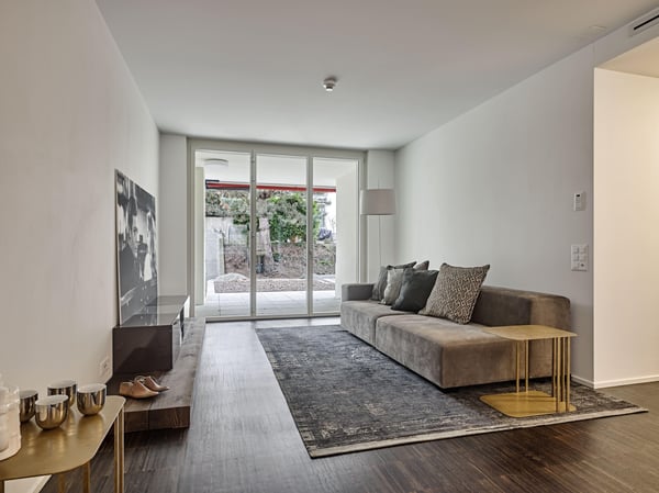 Im Herzen von Kloten: Moderne 3.5 Zimmerwohnung im EG 2