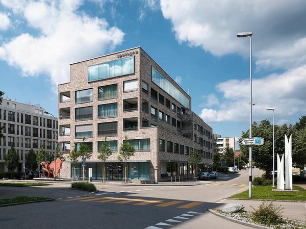 Altersgerechte 2.5-Zimmerwohnung im Herzen von Kloten