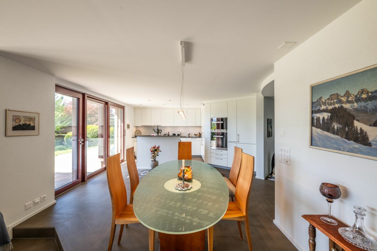 Grosszügige Gartenwohnung mit Panoramablick und hochwertigem Wohnkomfort