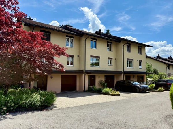 6.5-Zimmer-Reihenmittelhaus an bevorzugter Wohnlage 6