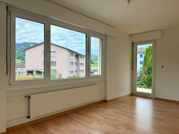 1.5-Zimmer-Parterrewohnung mit Wintergarten und Landanteil 4