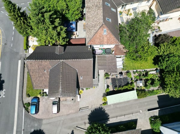 Dreifamilienhaus an sonniger und zentraler Lage mit grossem Entwicklungspotenzial 3