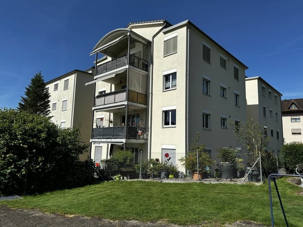 Modernisierte 4.5-Zimmer-Wohnung mit Weitsicht 1