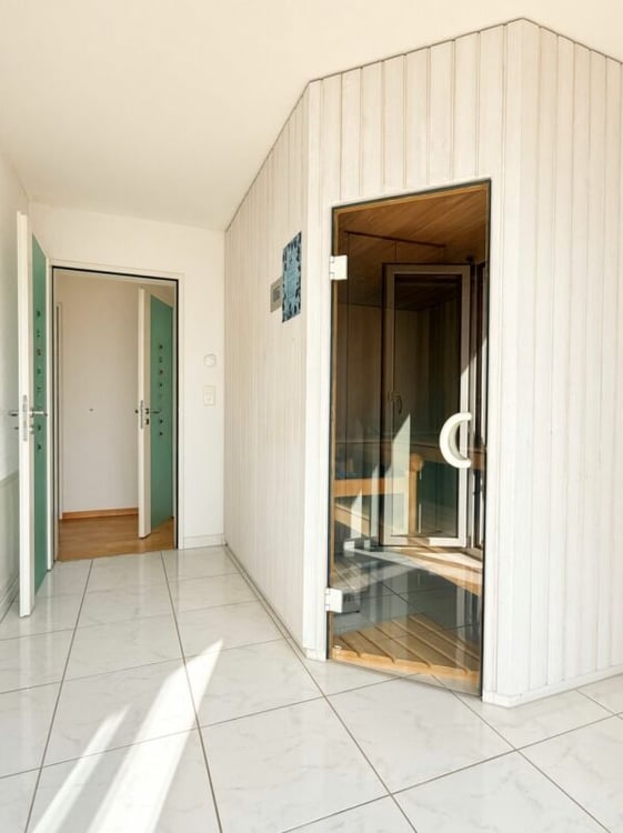 Exklusive 5.5-Zimmer-Attikawohnung mit Wintergarten und Sauna in Seenähe 8