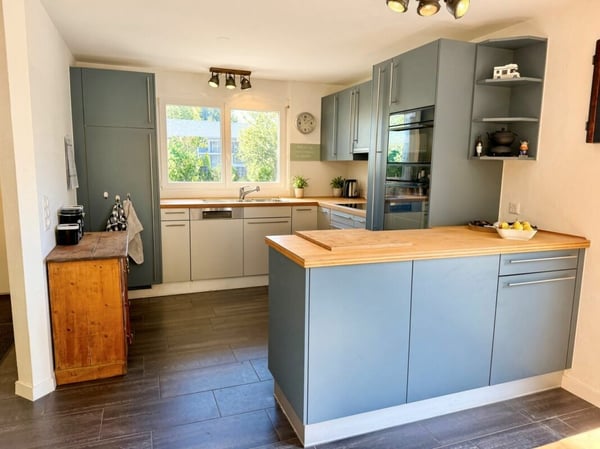 Grosszügiges 6.5-Zimmer-Doppeleinfamilienhaus mit Wintergarten an ruhiger und sonniger Wohnlage 2