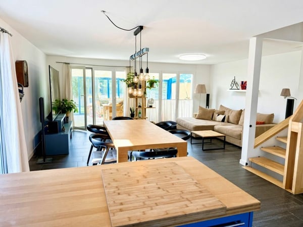 Grosszügiges 6.5-Zimmer-Doppeleinfamilienhaus mit Wintergarten an ruhiger und sonniger Wohnlage 3