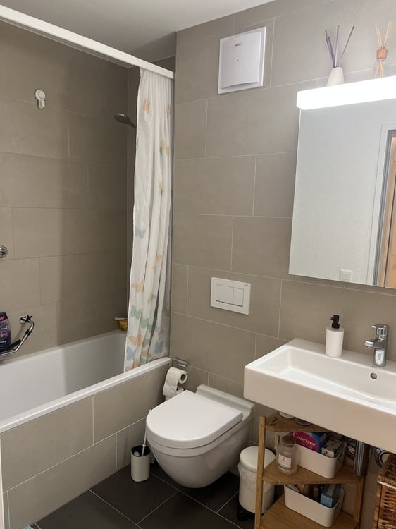 Grosszügige 3.5 Zimmer Wohnung 5