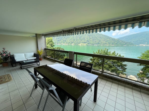 !! APP. CON DUE TERRAZZE DIRETTAMENTE AL LAGO !! 1