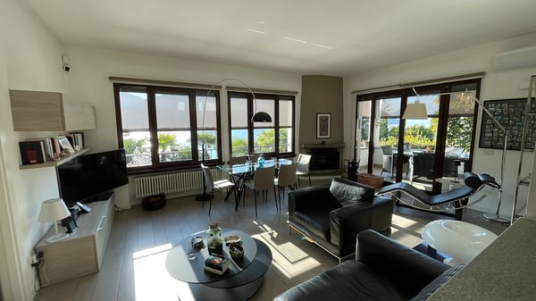 Valsolda: Bellissima villa ristrutturata sul lago di Lugano 1