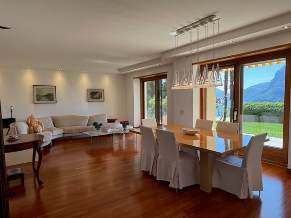 MAGNIFICO Appartamento CON CURATISSIMO GIARDINO E VISTA LAGO 4