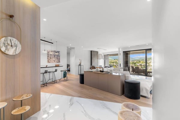 Unique lake-view penthouse in Prestigious Nizza Paradise Residence 7