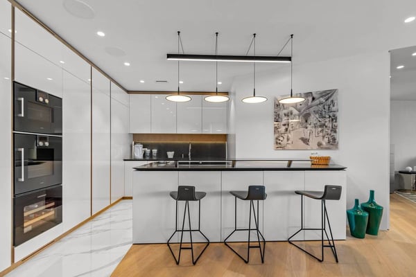 Unique lake-view penthouse in Prestigious Nizza Paradise Residence 6