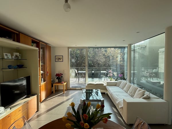 Casa a schiera immersa nel verde con giardino 2