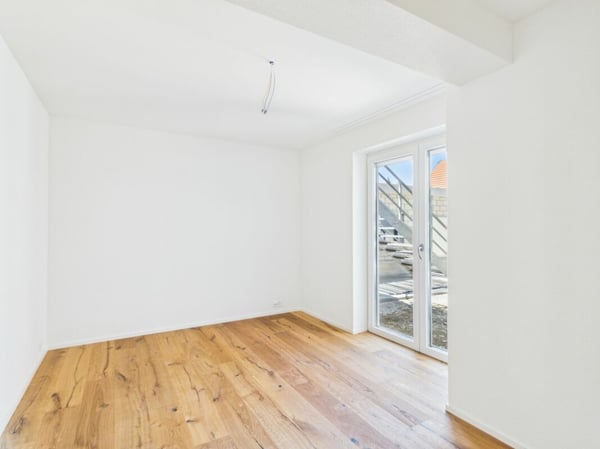 Grosszügige 7,5 Zimmer Wohnung kernsaniert für grosse Familien 4