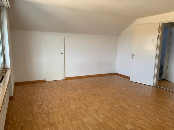 Charmantes 1.5 Zimmer-Dachgeschoss-Wohnung in Bassersdorf 4