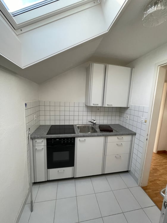 Charmantes 1.5 Zimmer-Dachgeschoss-Wohnung in Bassersdorf 9
