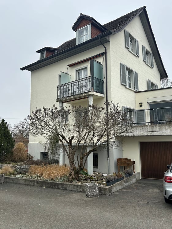 Charmantes Mehrfamilienhaus mit 3 Wohnungen in Regensdorf 2