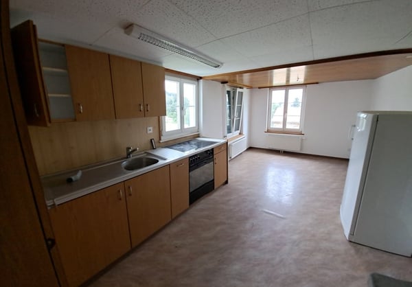 (Reserviert) Freistehendes 1.5 Zimmer Einfamilienhaus an toller Weitsicht-Lage 3