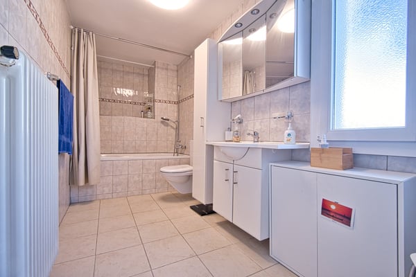 Gemütliches Zimmer in Suhr verfügbar 3