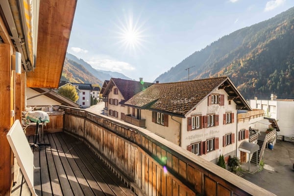 Attraktive Liegenschaft mit zwei Zweifamilienhäusern und vier Wohnungen 3