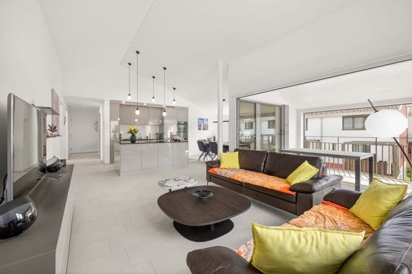 Neuwertige 4,5-Zimmer-Dachwohnung mit viel Stauraum 1