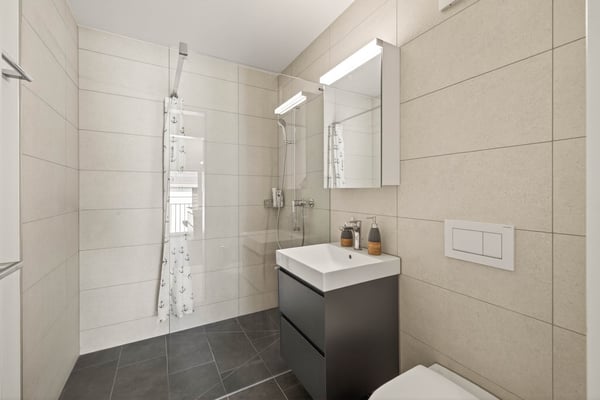 Neuwertige 4,5-Zimmer-Dachwohnung mit viel Stauraum 11