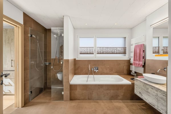 Traumhaftes 6.5-Zimmer-Einfamilienhaus mit Einliegerwohnung an privilegierter Flusslage 11
