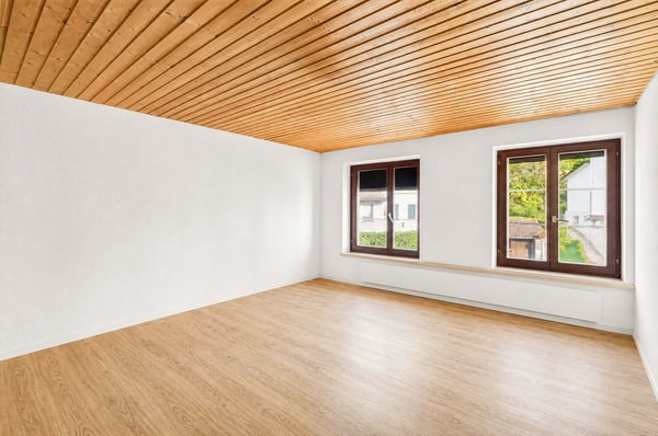 Vollvermietetes MFH mit 5 Wohnungen, 2 Einstellhallenplätzen, 5,5 % Rendite & Entwicklungspotenzial! 4