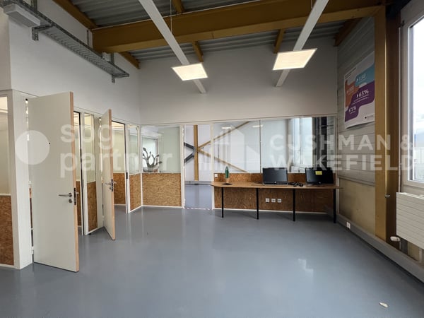 Veyrot 25 - Locaux artisanaux et industriels au c?ur de la ZIMEYSA 7