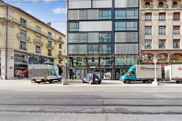 Rive 10 - Bureaux lumineux en étage élevé Rue de Rive 1