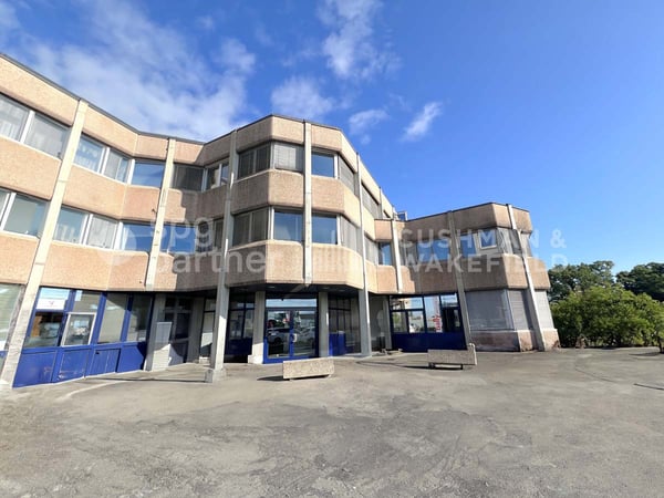 Bureaux lumineux et fonctionnels disponibles à la location ou à la vente 1