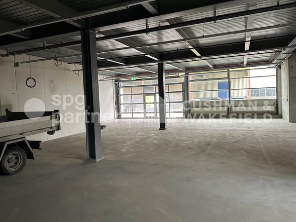 Ateliers et bureaux Plug & Play dans une zone stratégique 7