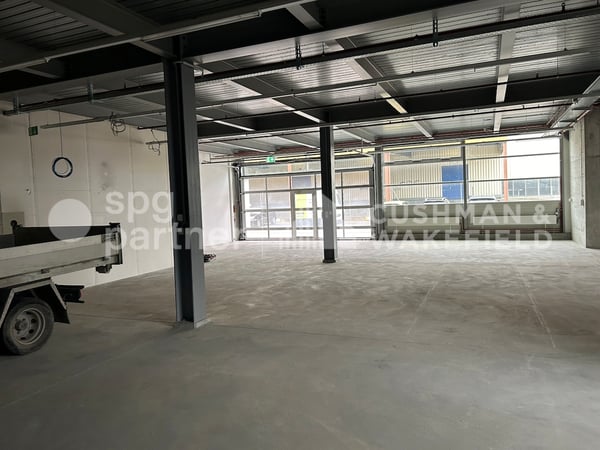 Ateliers et bureaux Plug & Play dans une zone stratégique 8