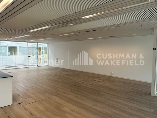 Ateliers et bureaux Plug & Play dans une zone stratégique 3