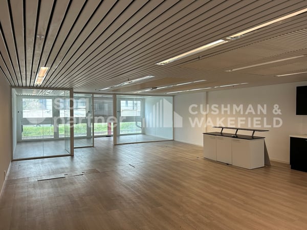 Ateliers et bureaux Plug & Play dans une zone stratégique 2