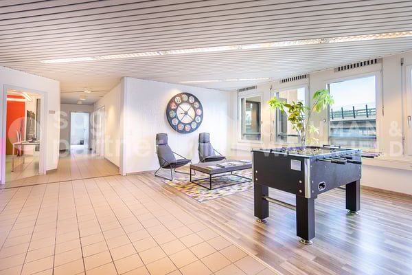 Surfaces administratives modernes Plug & Play 8