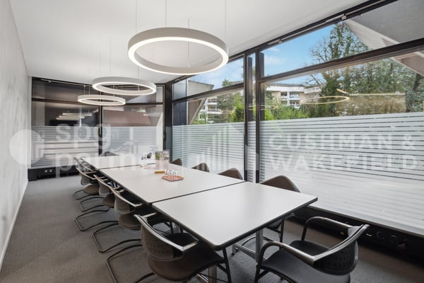 Bureaux Plug & Play fonctionnels, accessibles et immédiatement disponibles 3