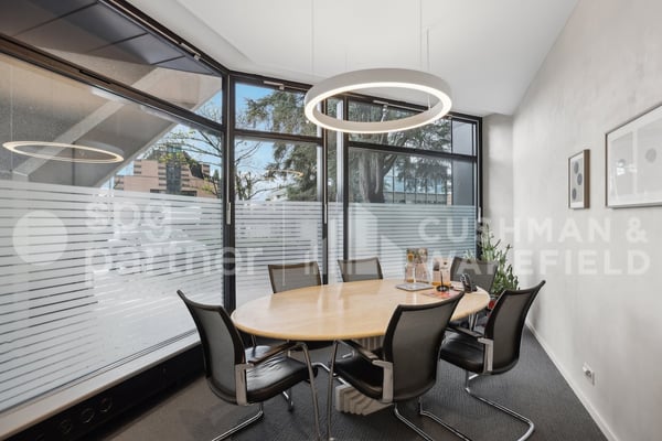 Bureaux Plug & Play fonctionnels, accessibles et immédiatement disponibles 8